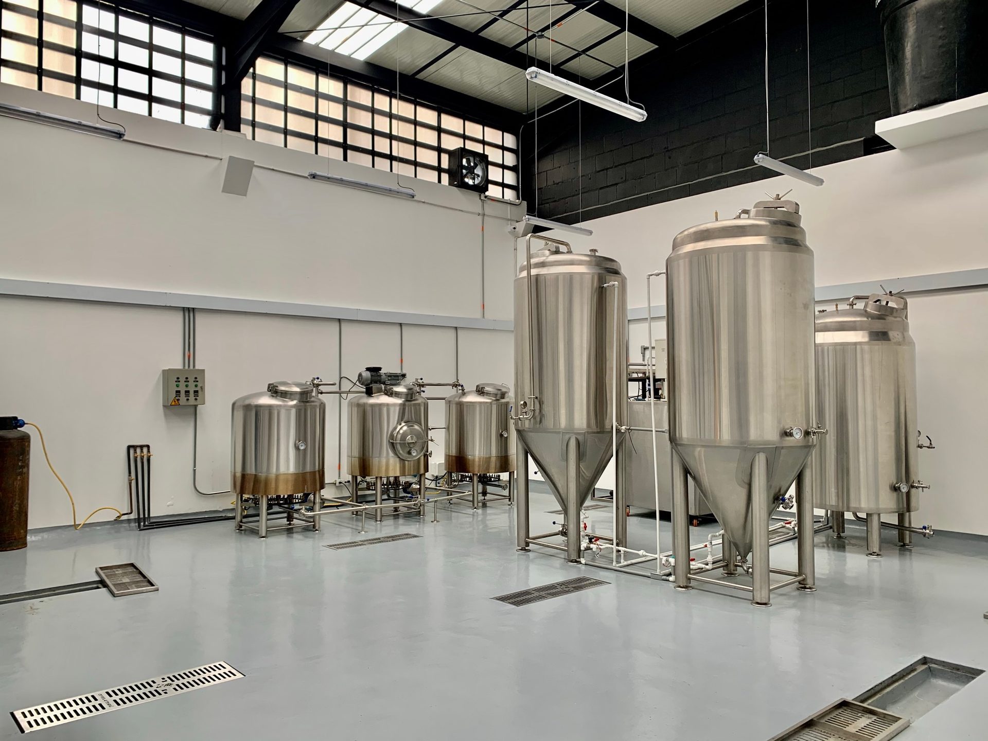Cervecería Hopdog Brewery — 8